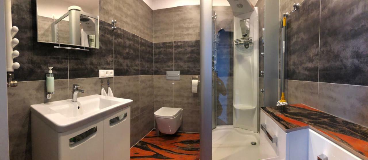 Luxapartament 1 - Z Widokiem I Garazem W Nowym Zeta Park 乌斯特龙 外观 照片
